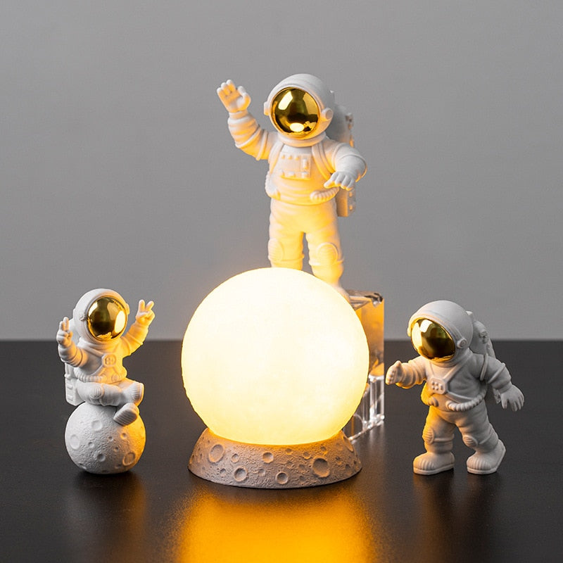 Peça Decorativa Astronauta na Lua - Arte em Design Para Diversos Ambientes - 3/4 Peças