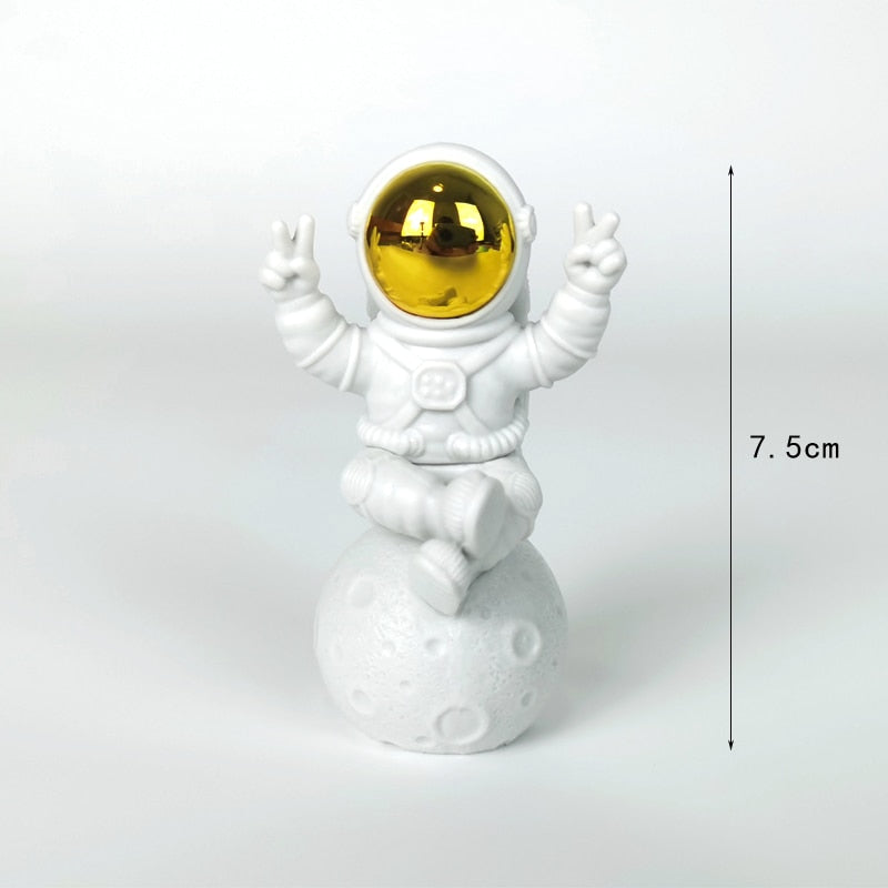 Peça Decorativa Astronauta na Lua - Arte em Design Para Diversos Ambientes - 3/4 Peças